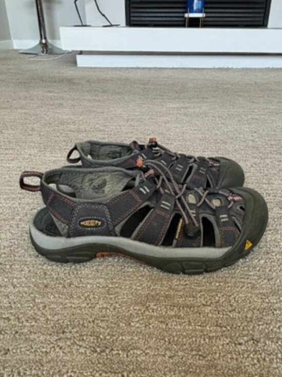 Keen Men\'s Newport H2 Sandals in Great Condition main image 6